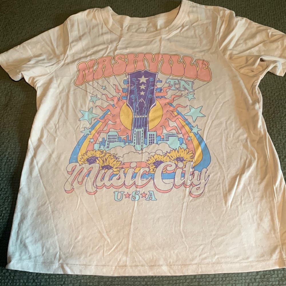 Nashville Graphic T- Size M